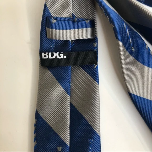 Urban Outfitters BDG Tie Print Skinny Tie in Gray and Blue Stripe - Picture 3 of 3